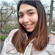 Estudiante de carrera de Economía, con buenas notas y habilidad para el ámbito económico. Amable y paciente para tratar con alumnos a partir de la ESO